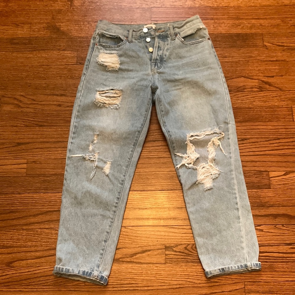 Forever 21 light washed blue ripped jeans